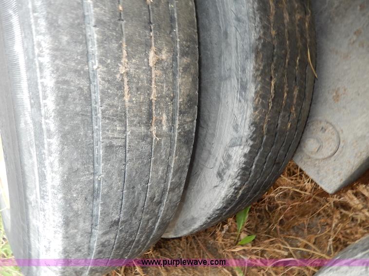 image for item I4277 1997 Utility 53' dry van trailer