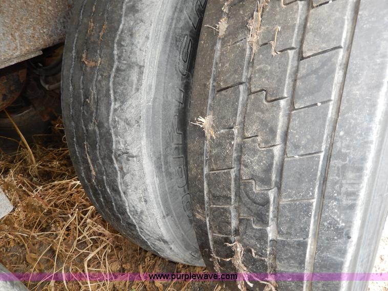 image for item I4277 1997 Utility 53' dry van trailer