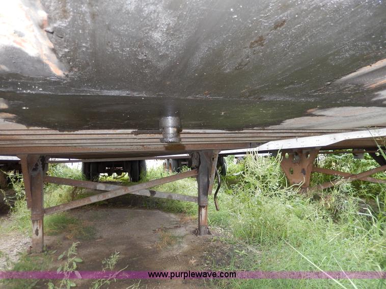 image for item I4307 1997 Utility 53' dry van trailer