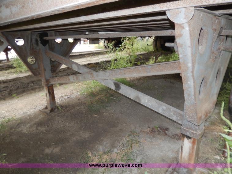 image for item I4307 1997 Utility 53' dry van trailer