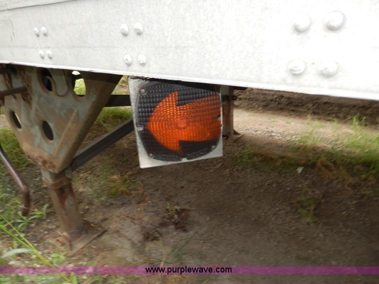 image for item I4307 1997 Utility 53' dry van trailer