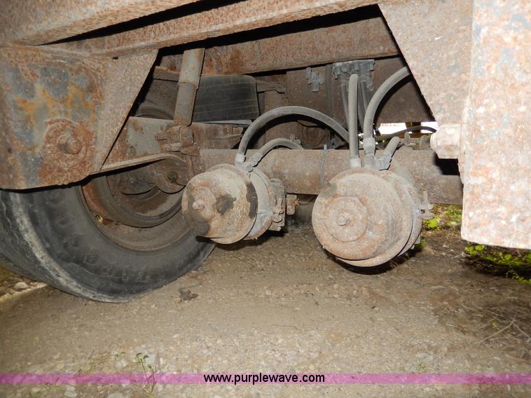 image for item I4307 1997 Utility 53' dry van trailer