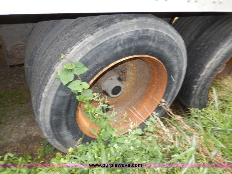 image for item I4307 1997 Utility 53' dry van trailer