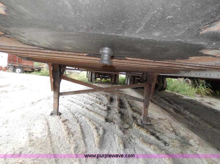 image for item I4308 1997 Utility 53' dry van trailer