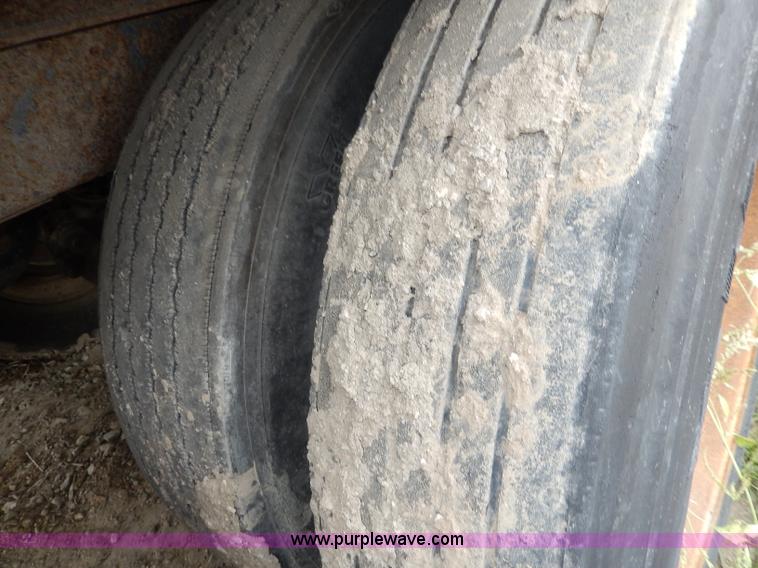 image for item I4308 1997 Utility 53' dry van trailer