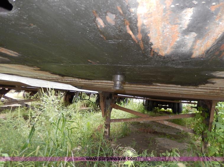 image for item I4309 1997 Utility 53' dry van trailer