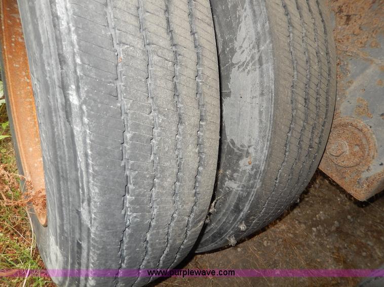 image for item I4309 1997 Utility 53' dry van trailer