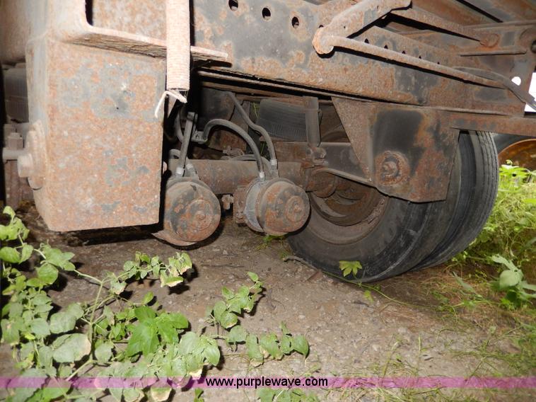 image for item I4309 1997 Utility 53' dry van trailer