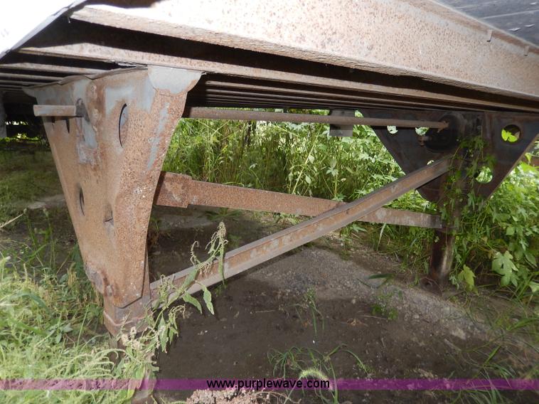 image for item I4309 1997 Utility 53' dry van trailer