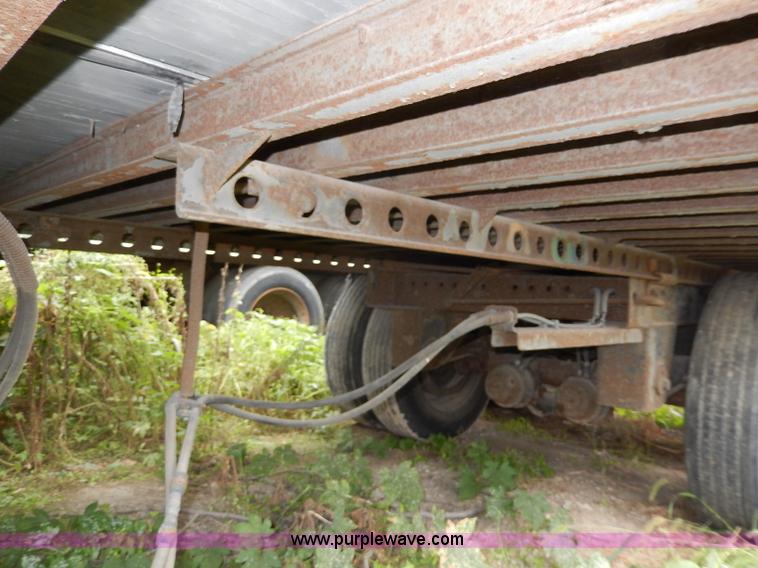 image for item I4310 1997 Utility 53' dry van trailer