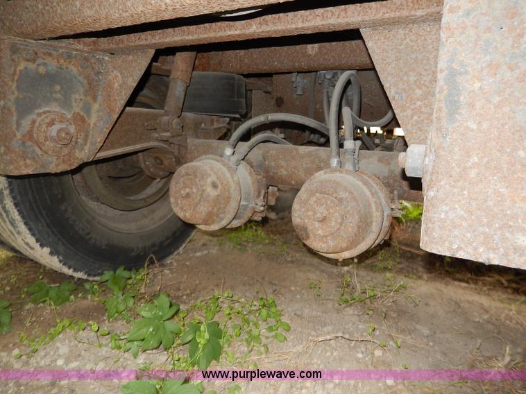 image for item I4310 1997 Utility 53' dry van trailer