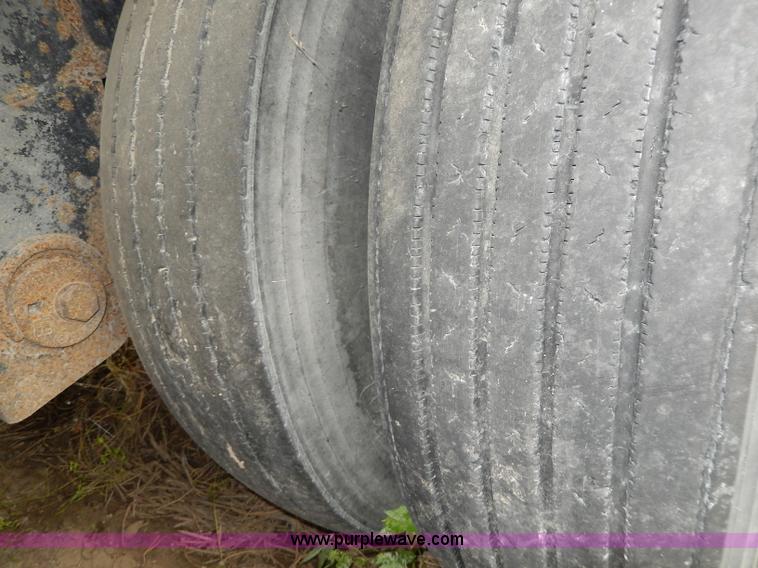 image for item I4310 1997 Utility 53' dry van trailer