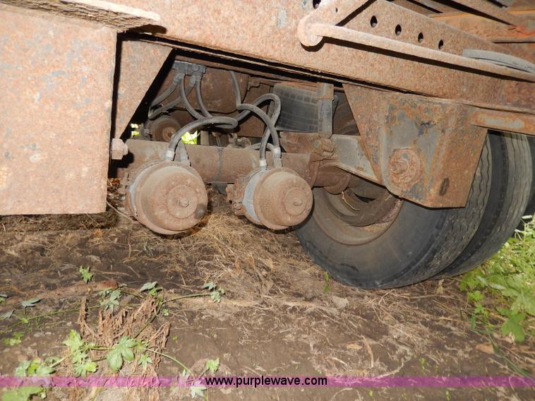 image for item I4311 1997 Utility 53' dry van trailer