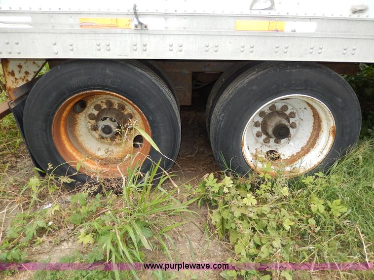 image for item I4311 1997 Utility 53' dry van trailer