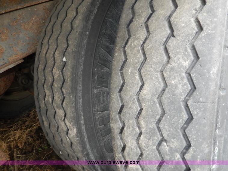 image for item I4311 1997 Utility 53' dry van trailer