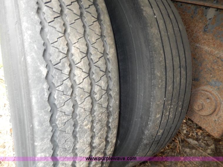 image for item I4311 1997 Utility 53' dry van trailer