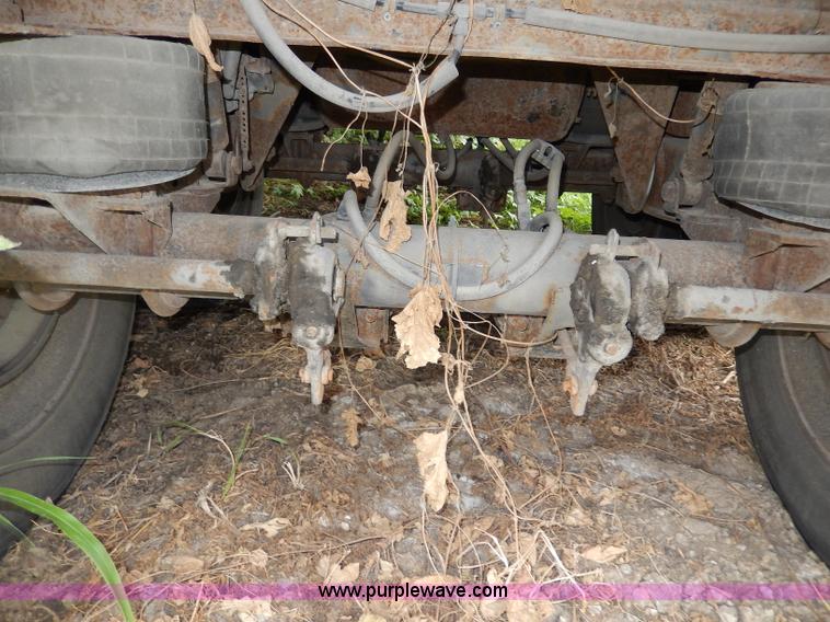 image for item I4311 1997 Utility 53' dry van trailer