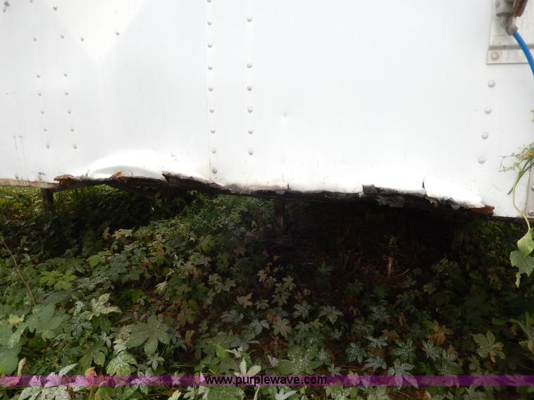 image for item I4312 1997 Utility 53' dry van trailer