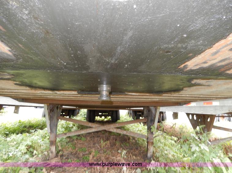 image for item I4312 1997 Utility 53' dry van trailer