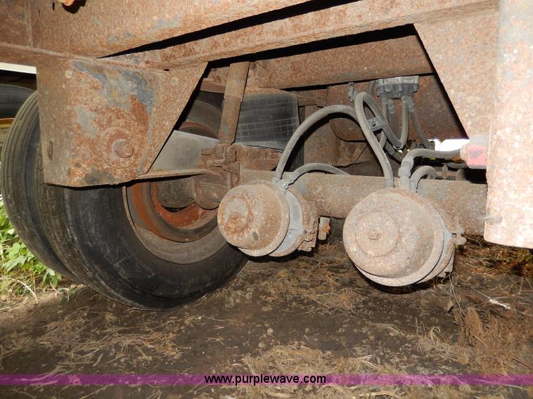 image for item I4312 1997 Utility 53' dry van trailer