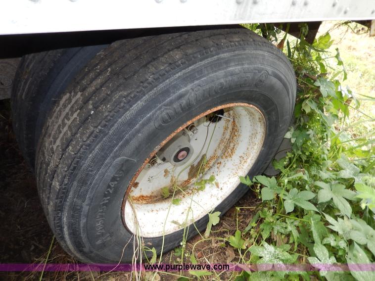 image for item I4312 1997 Utility 53' dry van trailer