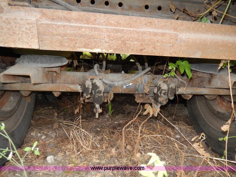 image for item I4312 1997 Utility 53' dry van trailer