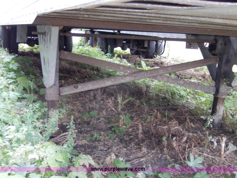 image for item I4312 1997 Utility 53' dry van trailer