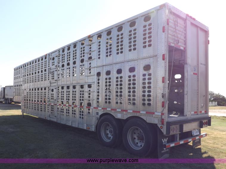 image for item I7585 2000 Wilson PSDCL-302 livestock trailer