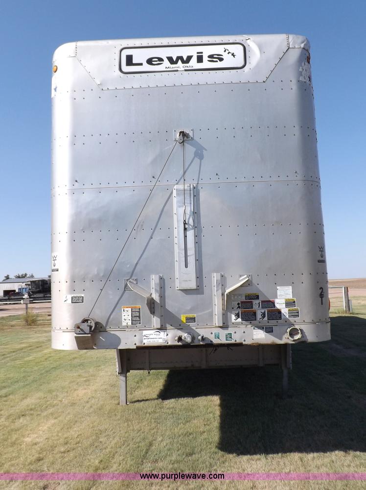 image for item I7585 2000 Wilson PSDCL-302 livestock trailer