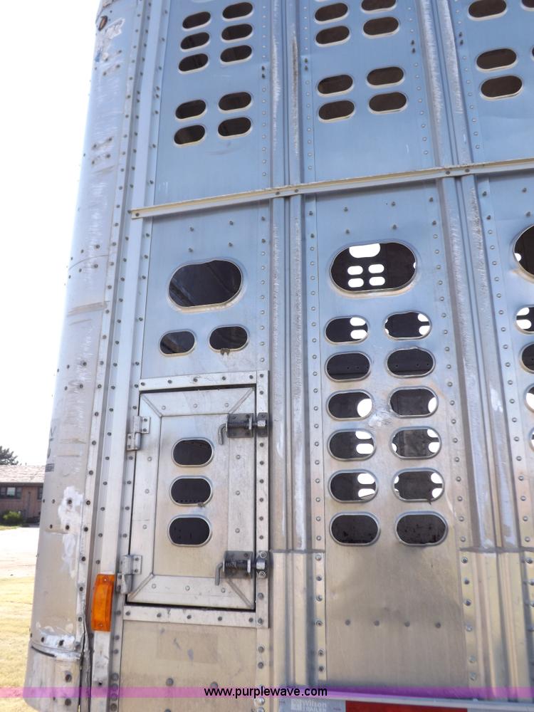 image for item I7585 2000 Wilson PSDCL-302 livestock trailer