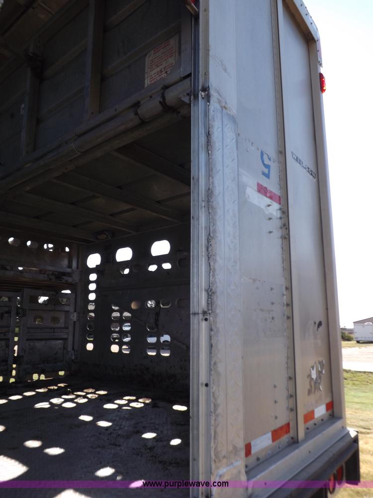image for item I7585 2000 Wilson PSDCL-302 livestock trailer