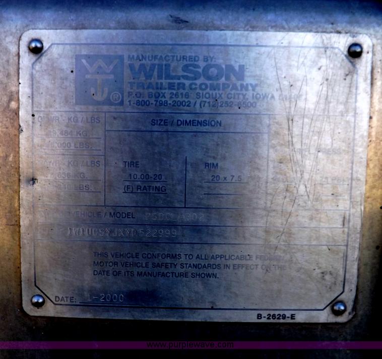 image for item I7585 2000 Wilson PSDCL-302 livestock trailer