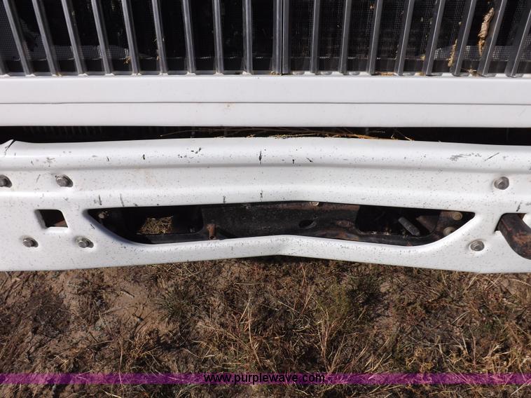 image for item I8352 2005 International 9200i semi truck