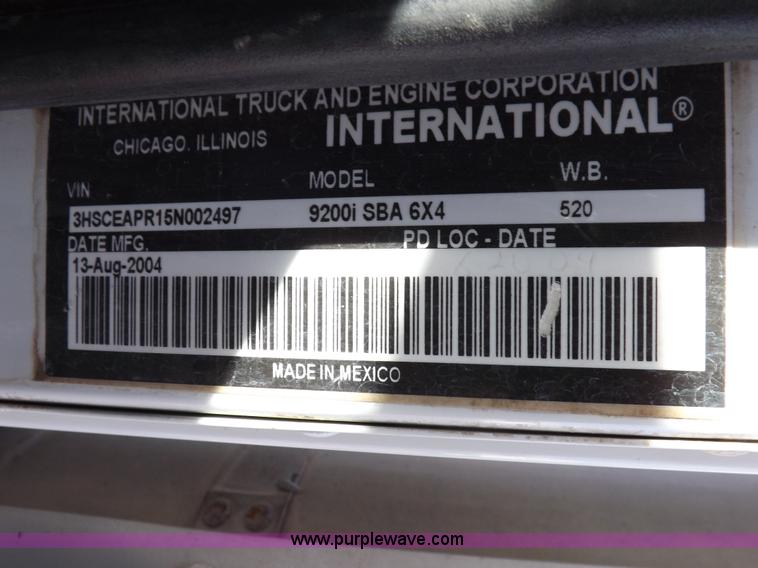 image for item I8352 2005 International 9200i semi truck