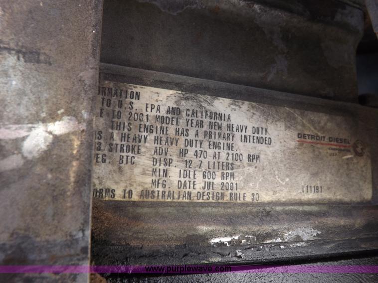 image for item I8391 2002 International 9200i semi truck