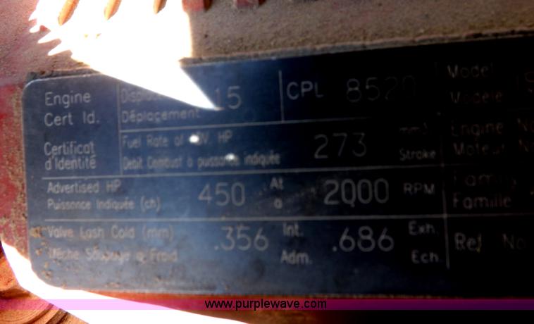 image for item I8392 2003 International 9200i semi truck