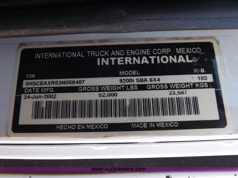 image for item I8393 2003 International 9200i semi truck