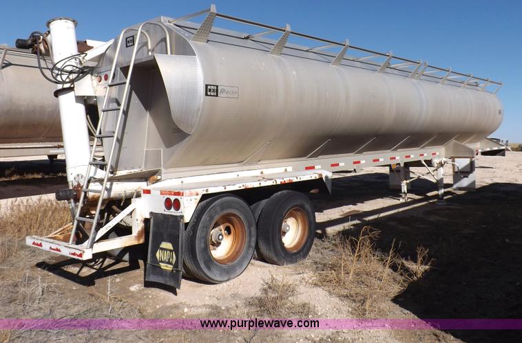 image for item I8396 1995 Pacer feed body trailer
