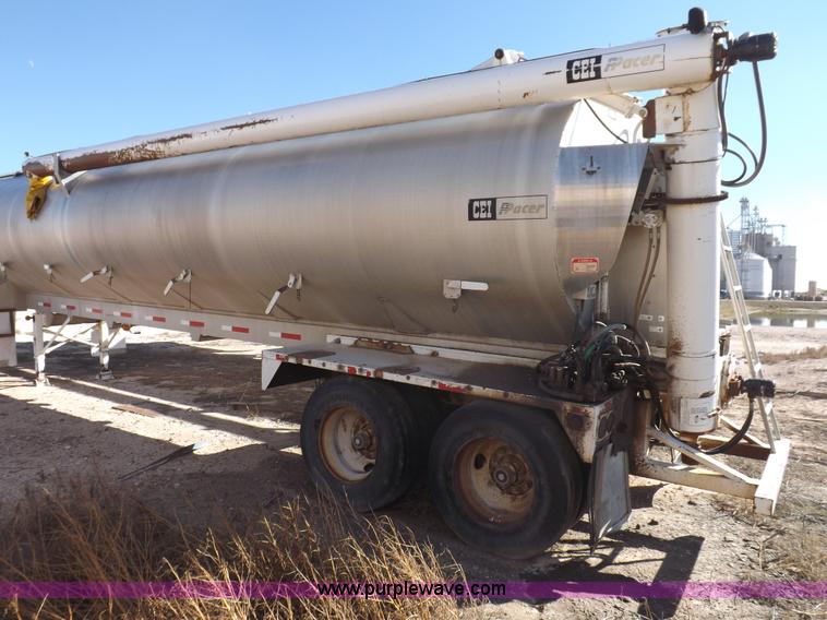 image for item I8396 1995 Pacer feed body trailer