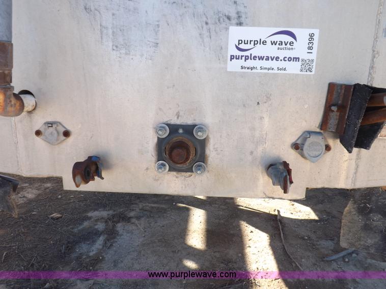 image for item I8396 1995 Pacer feed body trailer