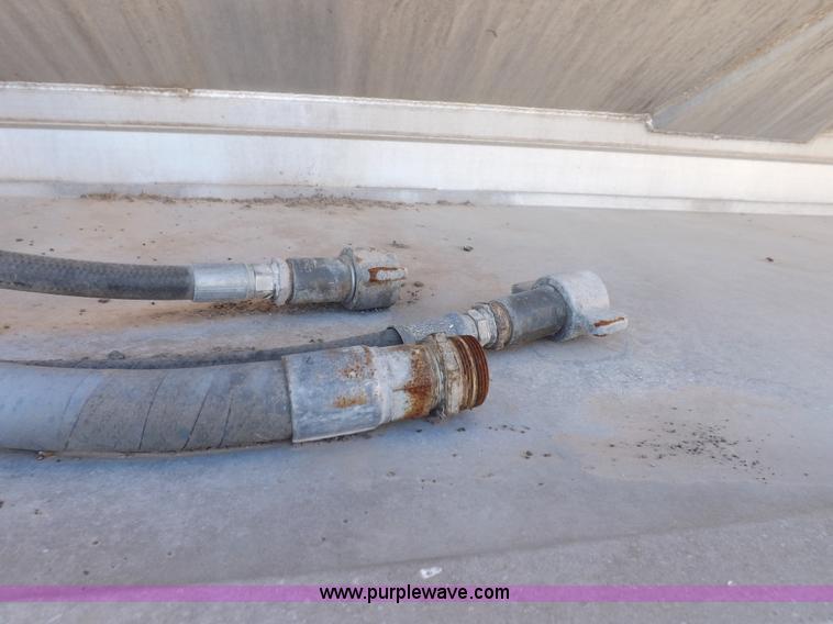 image for item I8396 1995 Pacer feed body trailer