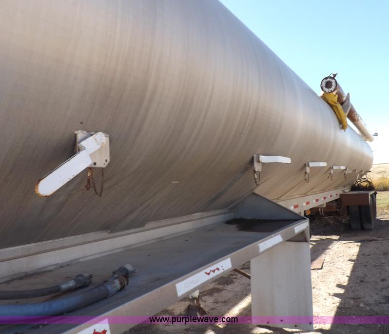 image for item I8396 1995 Pacer feed body trailer