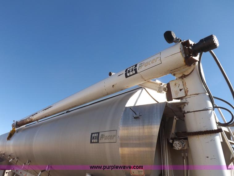 image for item I8396 1995 Pacer feed body trailer