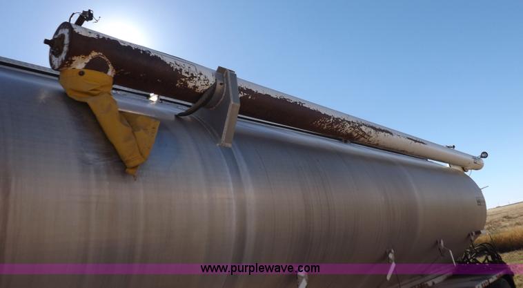 image for item I8396 1995 Pacer feed body trailer