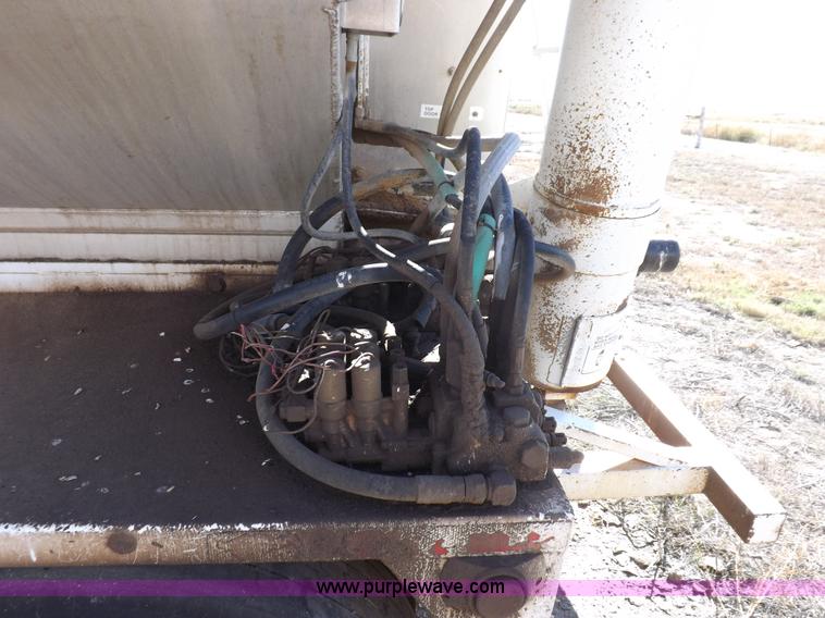 image for item I8396 1995 Pacer feed body trailer