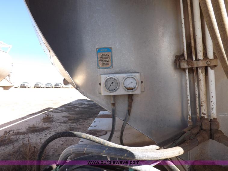 image for item I8396 1995 Pacer feed body trailer