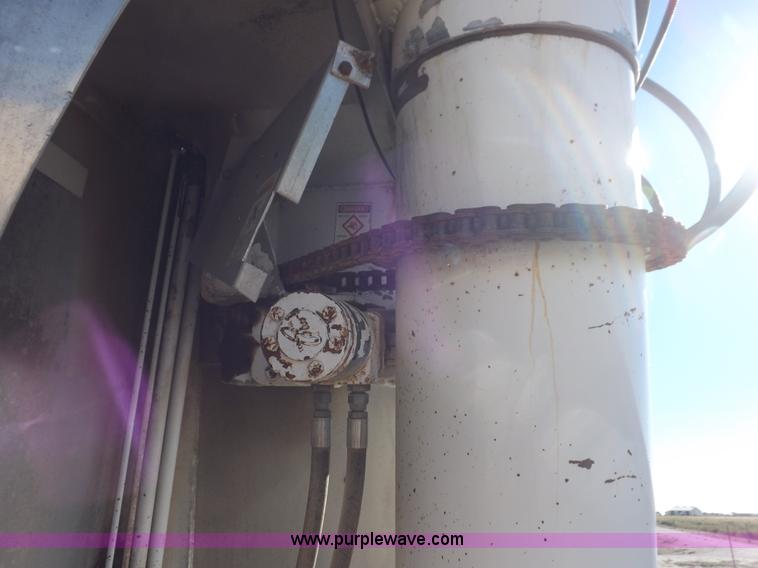 image for item I8396 1995 Pacer feed body trailer