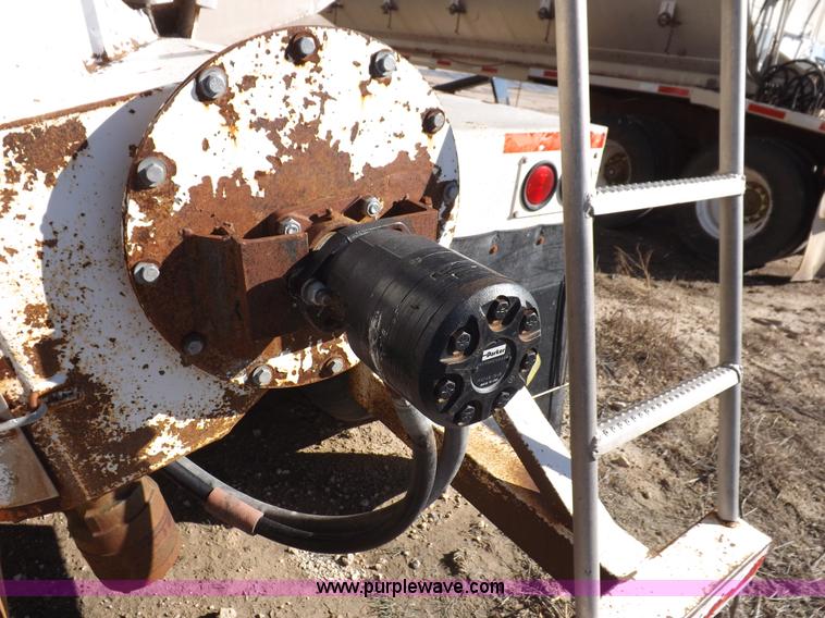 image for item I8396 1995 Pacer feed body trailer