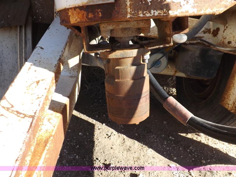 image for item I8396 1995 Pacer feed body trailer