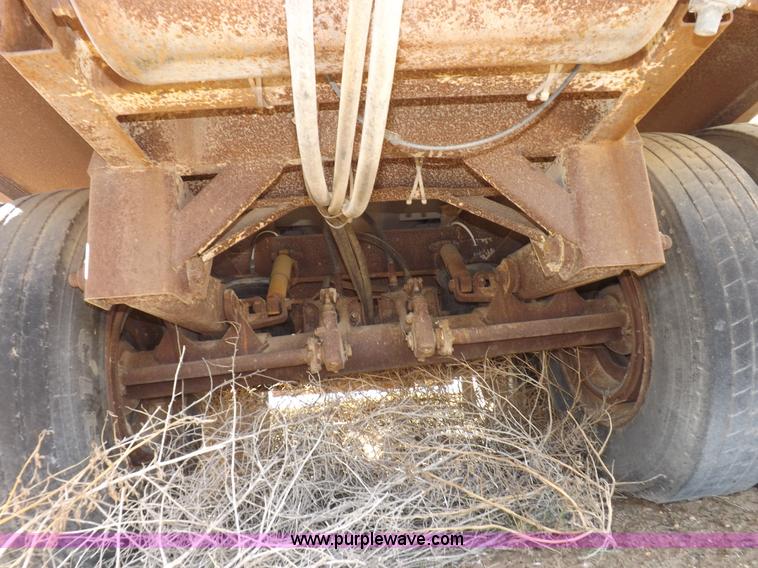 image for item I8396 1995 Pacer feed body trailer